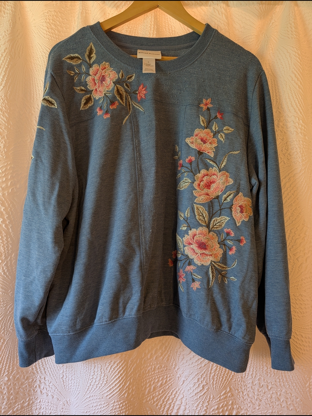 Alfred Dunner Blue Floral Embroidered Women's Crewneck Sweatshirt